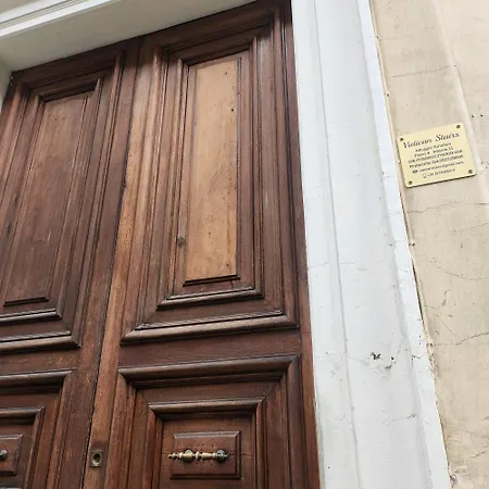 Vatican Stairs アパート