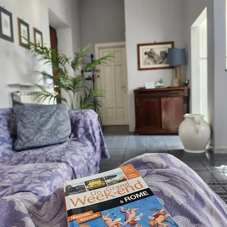 Vatican Stairs アパート